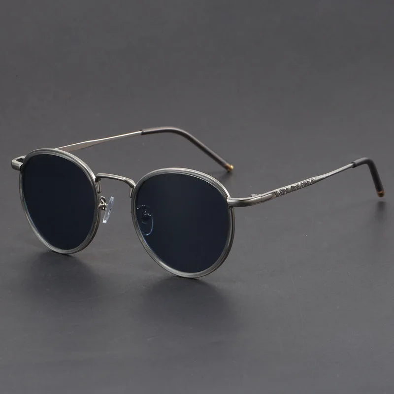 Modern unisex aviator sunglasses. High-quality eyewear with anti-glare and UV protective features.