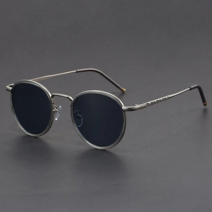 Modern unisex aviator sunglasses. High-quality eyewear with anti-glare and UV protective features.