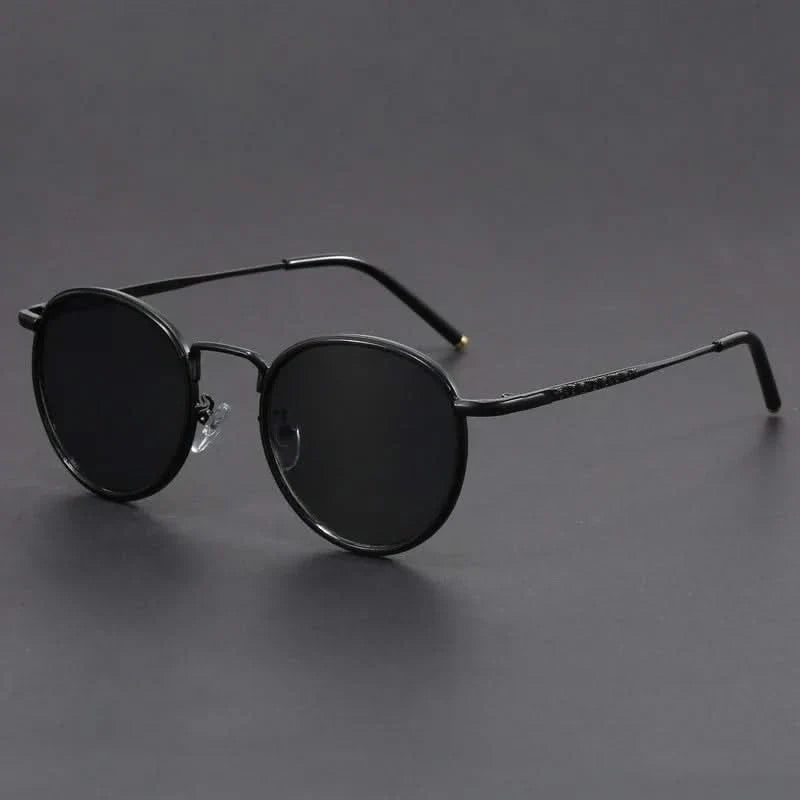 High-quality sleek metal aviator sunglasses, unisex design for superior UV eye protection.