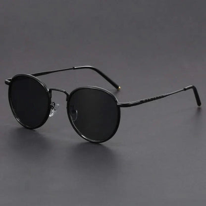High-quality sleek metal aviator sunglasses, unisex design for superior UV eye protection.