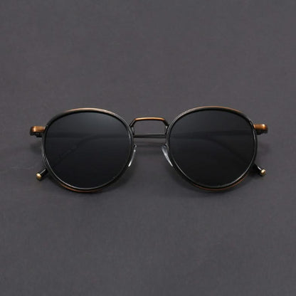 Fashionable unisex aviator sunglasses with a sleek metal frame, perfect accessory.