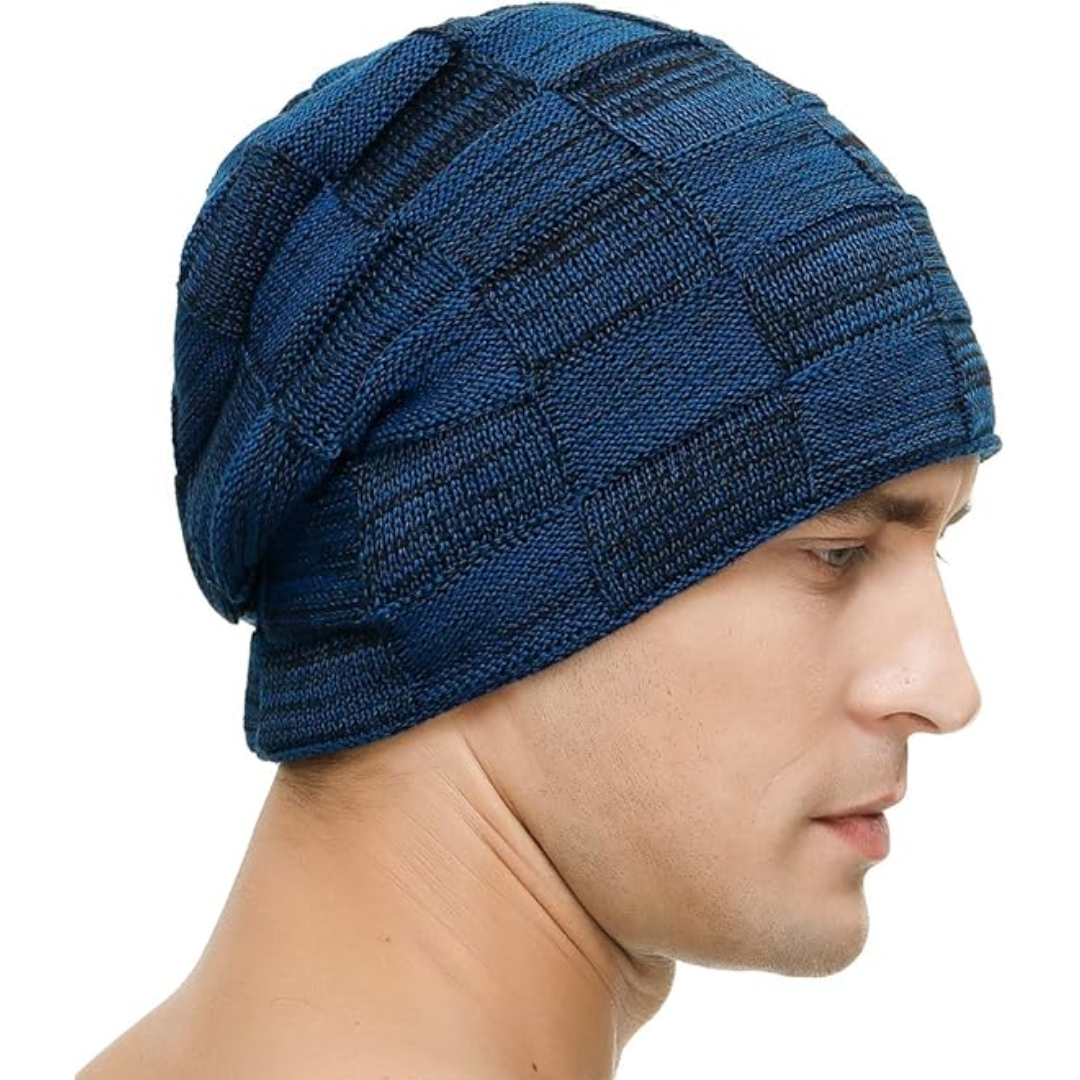 Unisex winter fashion: a warm knitted slouchy beanie, perfect for staying cozy and trendy in cold weather.