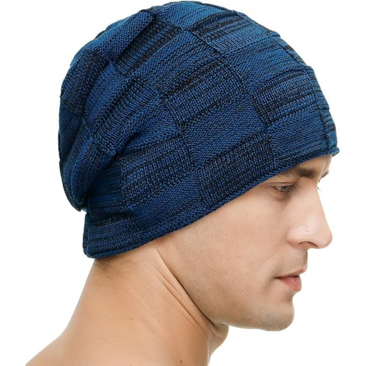 Unisex winter fashion: a warm knitted slouchy beanie, perfect for staying cozy and trendy in cold weather.