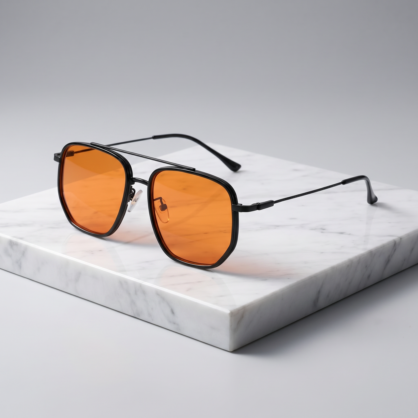 Fashionable unisex square sunglasses with anti-glare UV protection lenses & alloy frame.