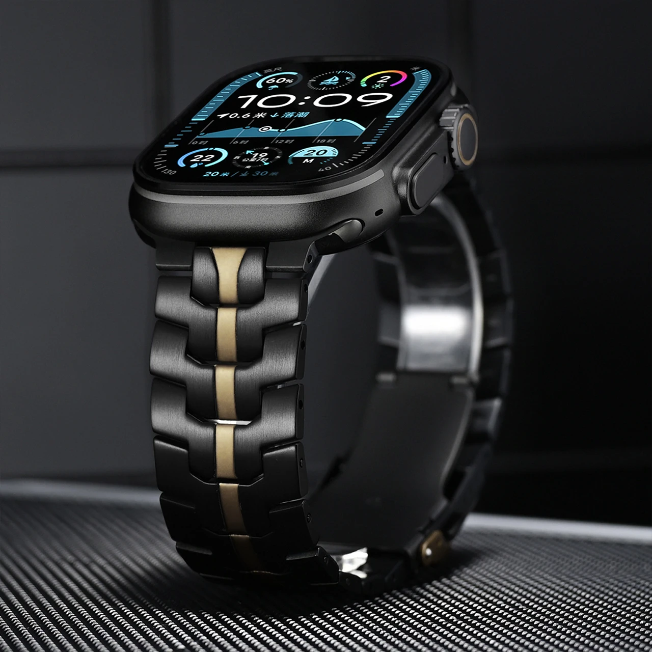 Durable quick-release stainless steel Apple Watch band, easy to fit all Series.