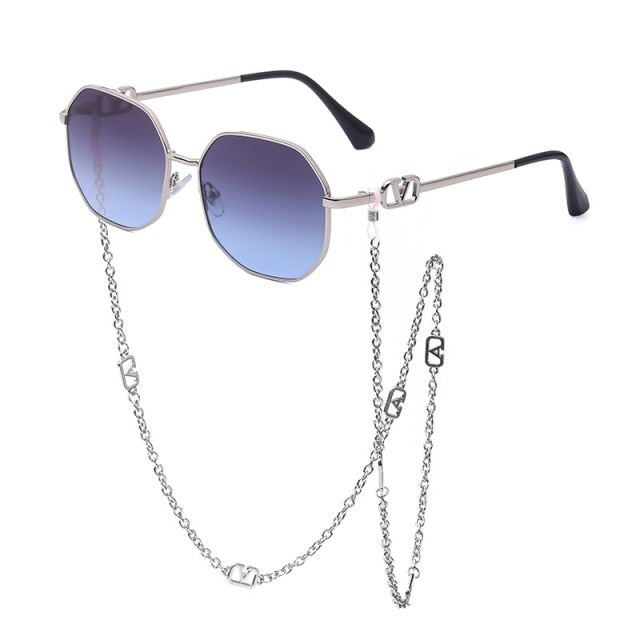 Mirrored Stormi unisex sunglasses for ultimate eye protection and modern style.