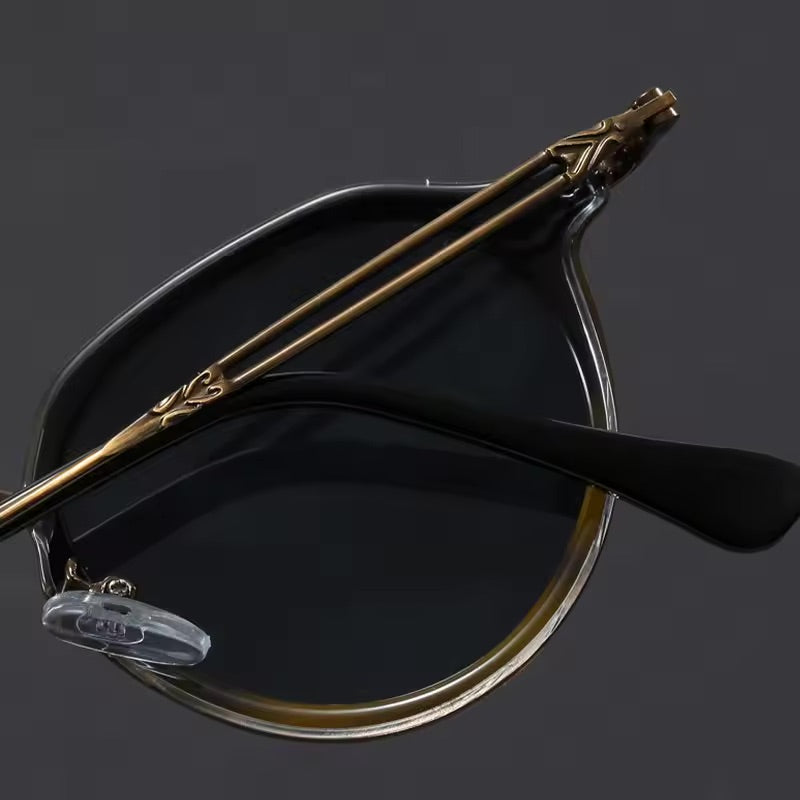Lightweight unisex shades offering maximum sun protection & anti-glare vision.