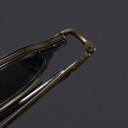Comfortable unisex fashion eyewear with durable metal frame & strong UV protection.