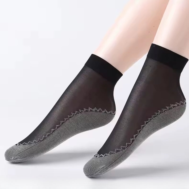 Unisex sweat-absorbing socks for everyday comfort. Lightweight, moisture-wicking & anti-slip for dry feet.