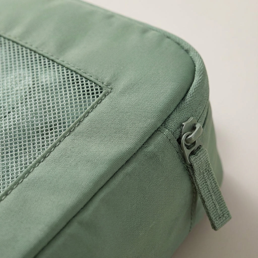 Organize luggage easily with unisex travel compression packing cubes. Essential for space-saving vacation packing.