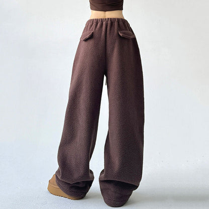 Versatile unisex athleisure joggers, combining ultra-soft comfort and a casual style with practical pockets.