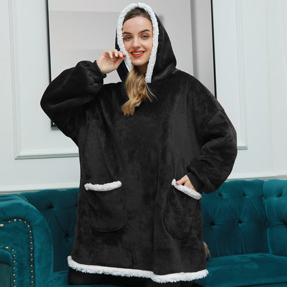 Cozy unisex wearable blanket with pockets, perfect for ultimate home comfort.