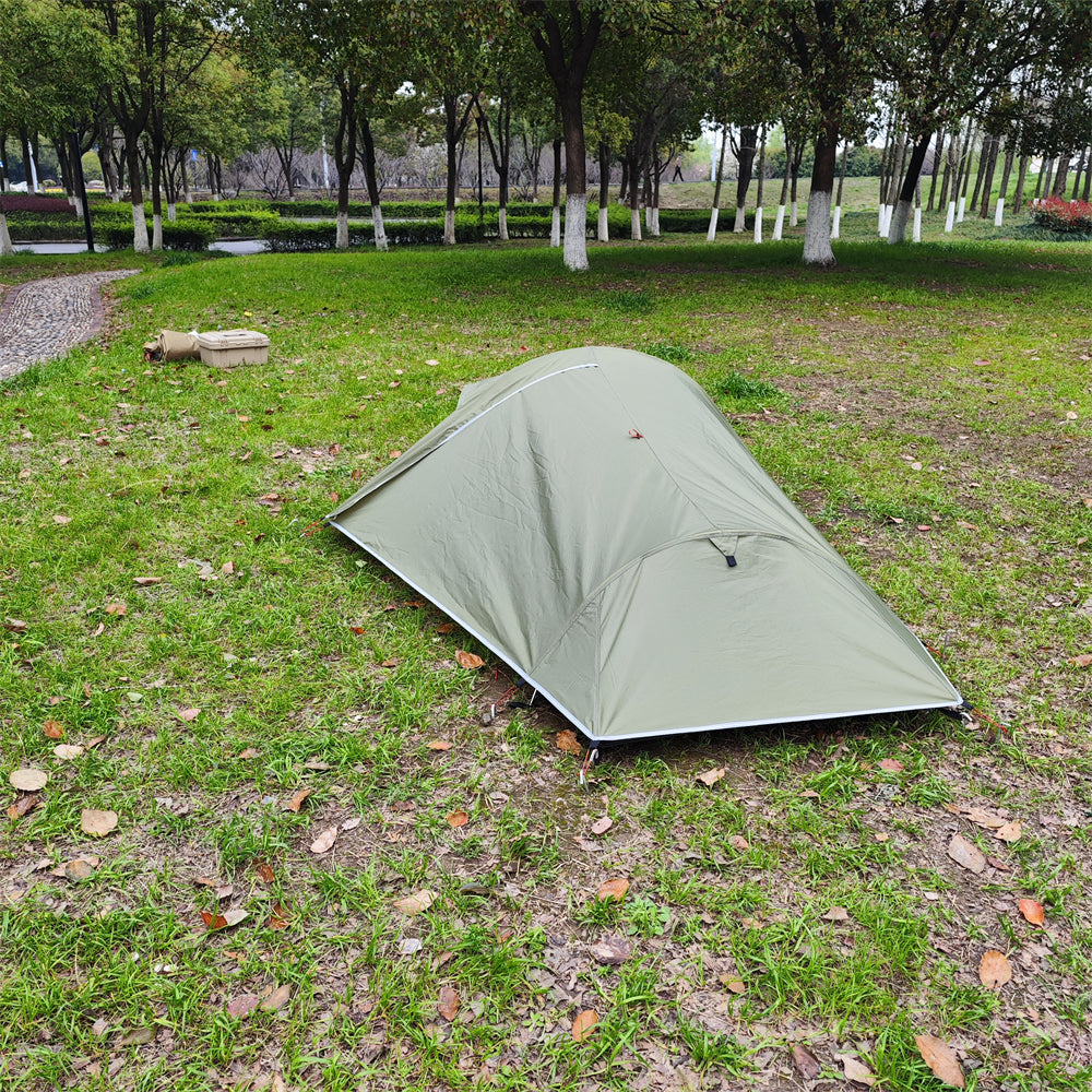 Expedition-ready 1-person ultralight tent, built for durability and waterproof performance.