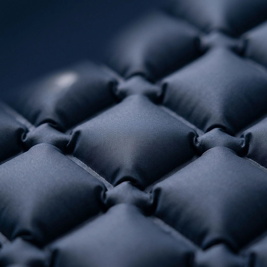 Durable unisex camping mat offering superior comfort. Ultralight design with an efficient integrated foot pump.