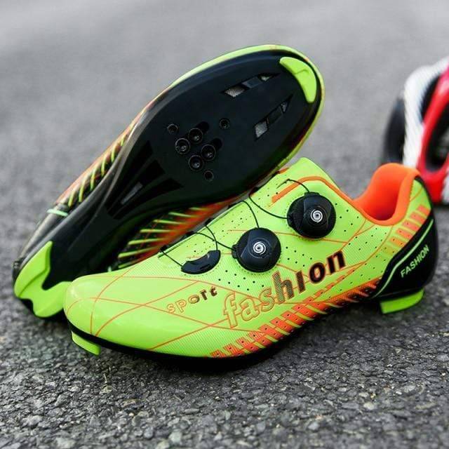 Professional cycling shoes with BOA fit system, black and sleek