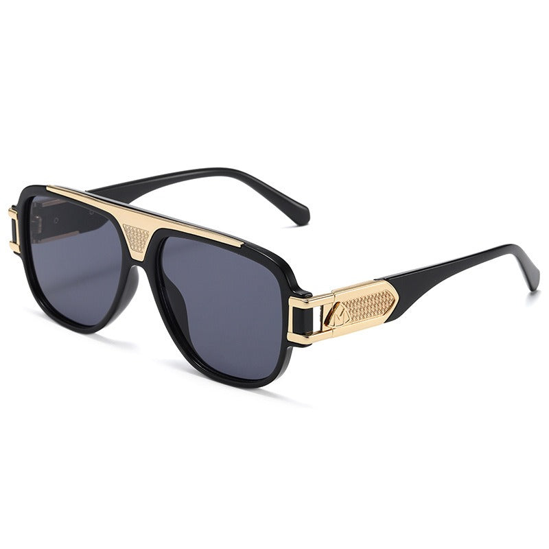 Fashionable unisex square eyewear, vintage-inspired design with sturdy frames & UV400 protection.