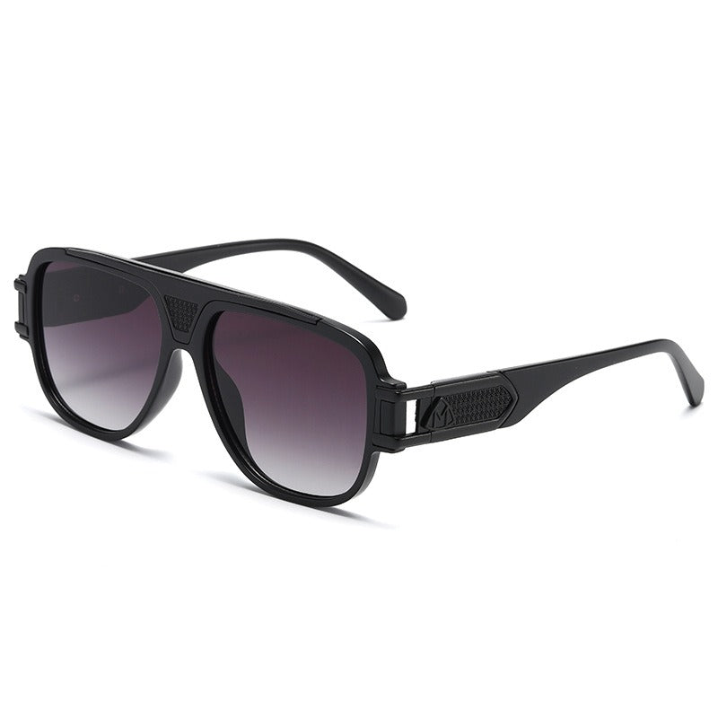 Bold square frame sunglasses, unisex design for stylish sun protection and a retro fashion look.