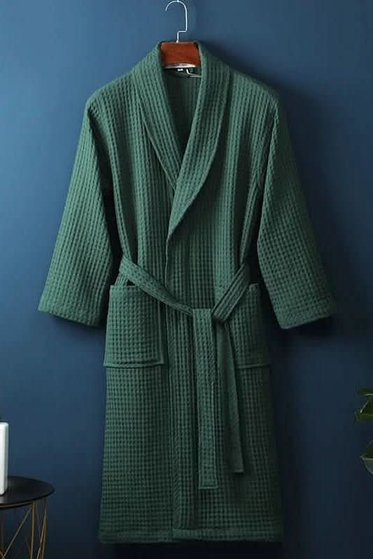 Highly breathable waffle weave robe, quick-drying comfort for men and women.