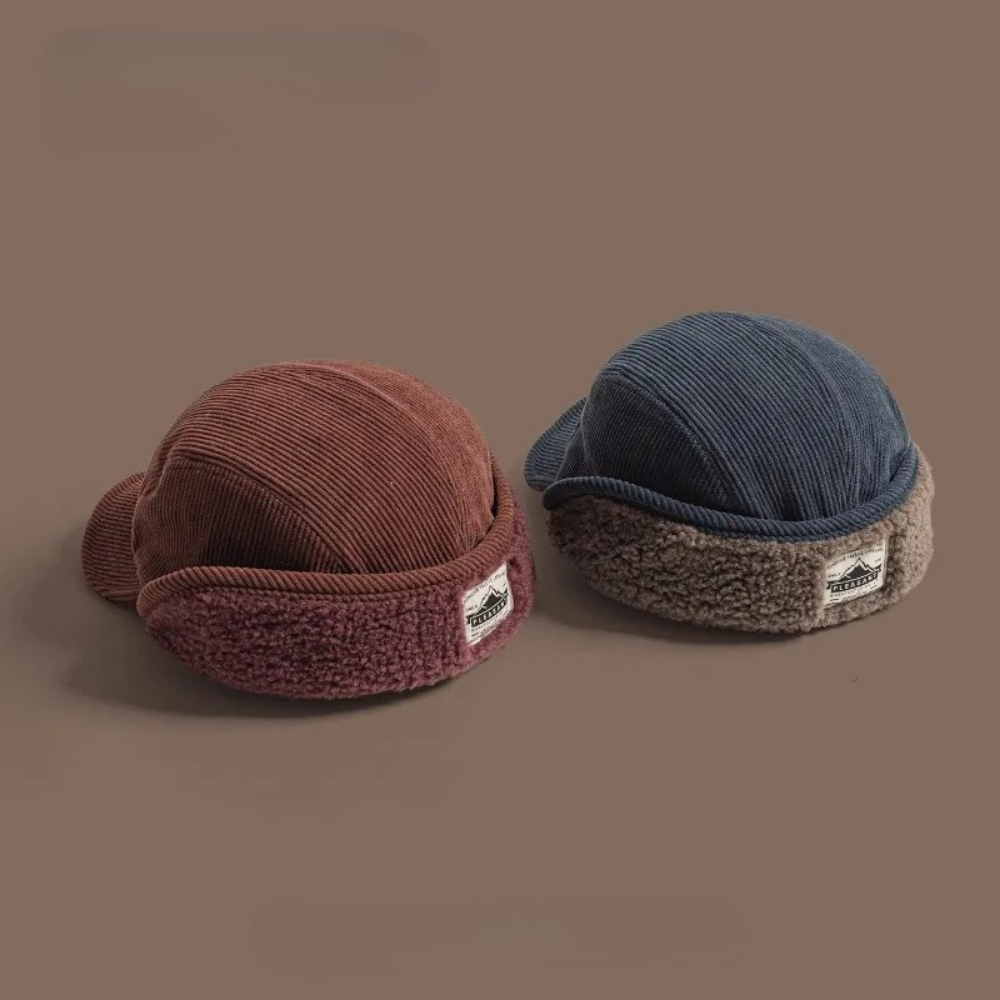 Comfortable unisex winter hat, essential for extreme cold. With ear flaps & neck protection for warmth.
