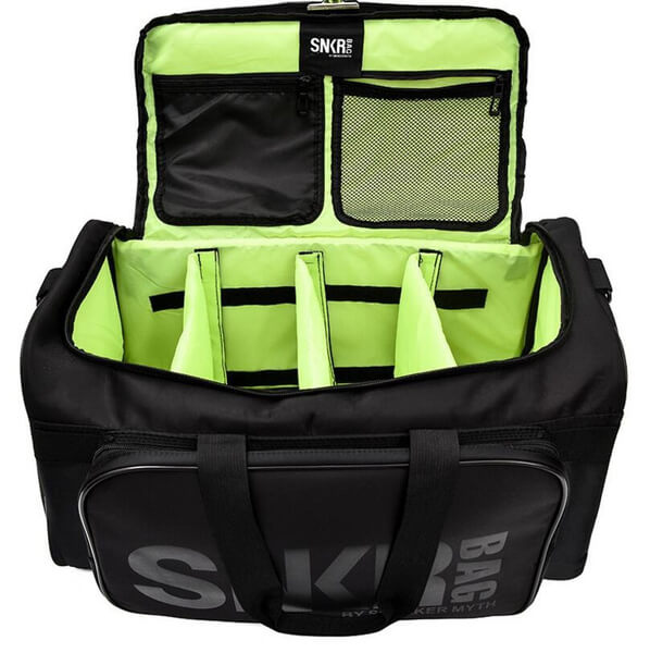 Protect your gear with this water-resistant sneaker travel bag, ideal for sports or weekend journey.