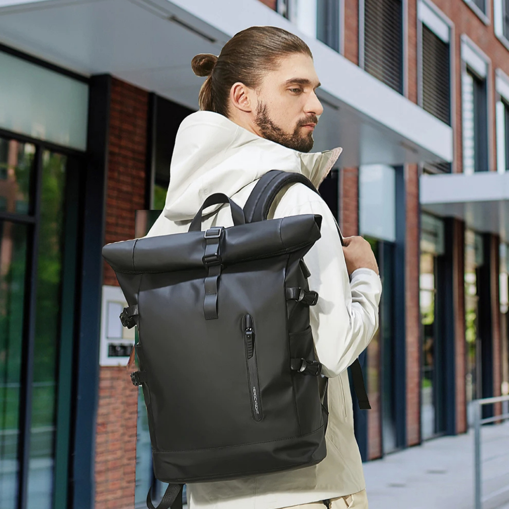 Waterproof rolltop bag for daily commute & outdoor adventures