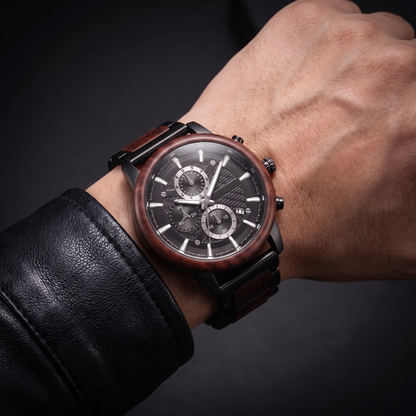 Casual unisex wood watch with a comfortable wooden strap & quartz movement. Includes a practical calendar display.