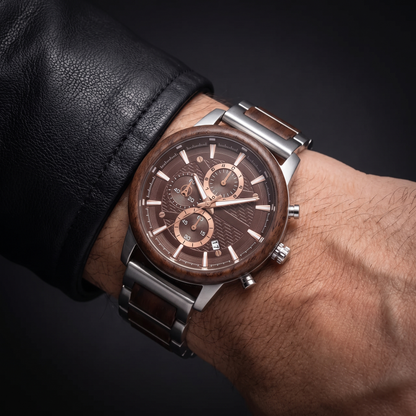 Natural style unisex wood watch, a distinctive quartz timepiece with calendar. Perfect for casual everyday wear.