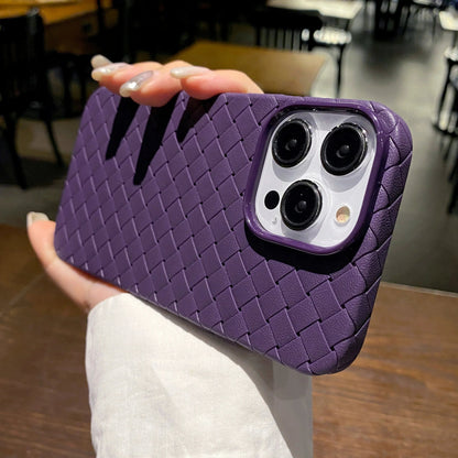Unisex woven texture iPhone case. Slim, shockproof TPU supports wireless charging & provides anti-slip protection.