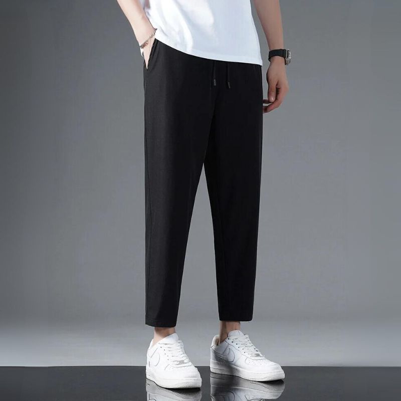 Flexible Zephy stretch pants for men and women, designed for ultimate comfort in activewear and daily use.