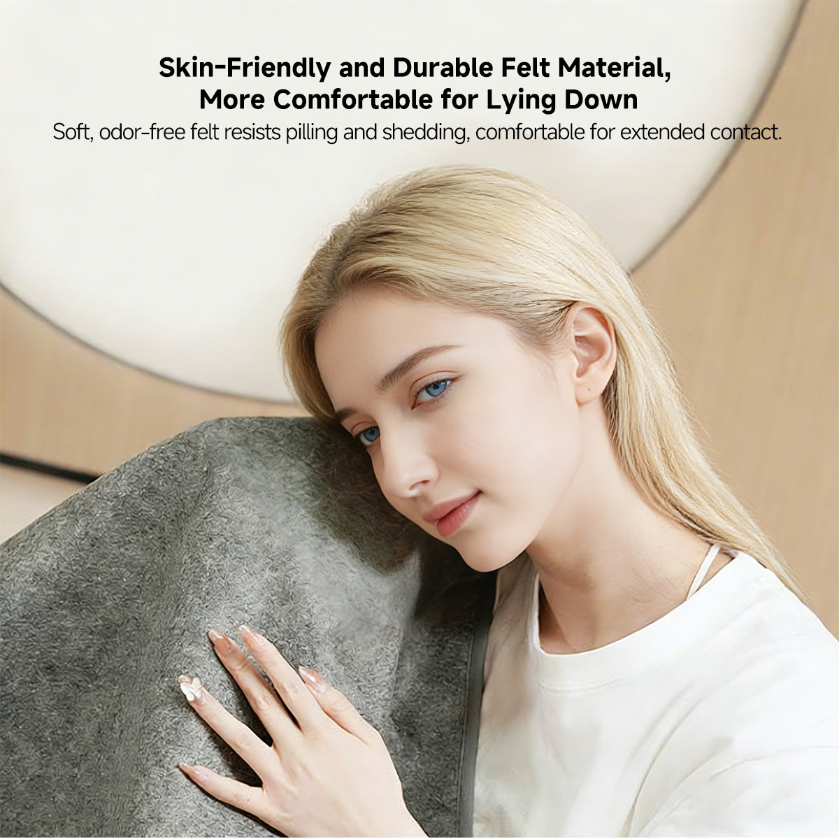 Warmth on-the-go with this USB rapid-heating electric blanket, perfect for camping.