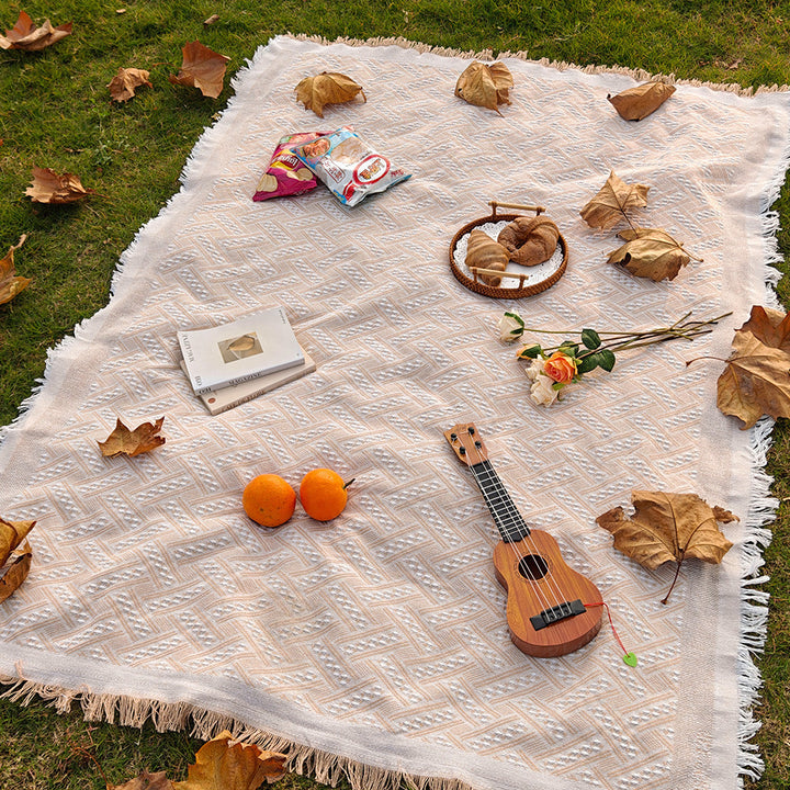 Durable checkered blanket for indoor/outdoor use, camping, picnics, and home decor