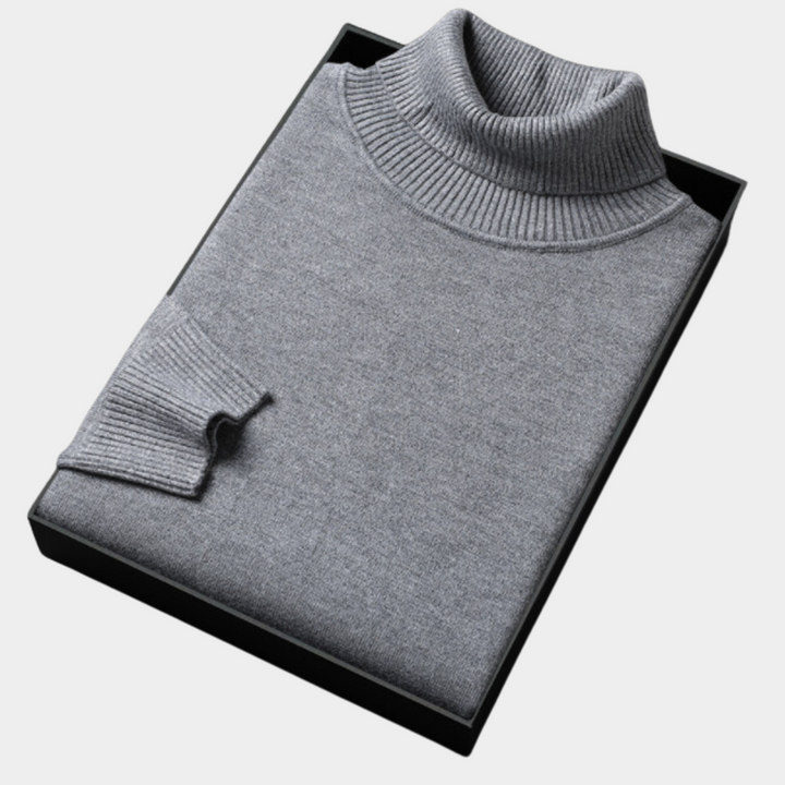 Men's stylish roll neck sweater in a vibrant bold color. Slim fit and elegant, ideal for autumn and winter outfits.