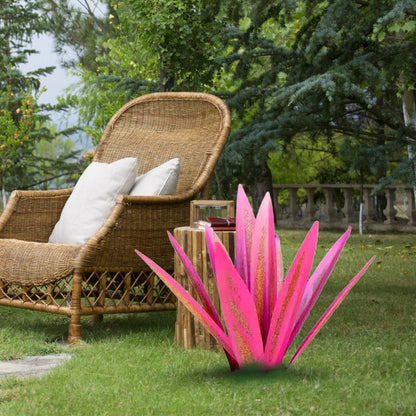 Artistic metal agave decorative plant, vibrant outdoor garden decor & weather-resistant metal sculpture.