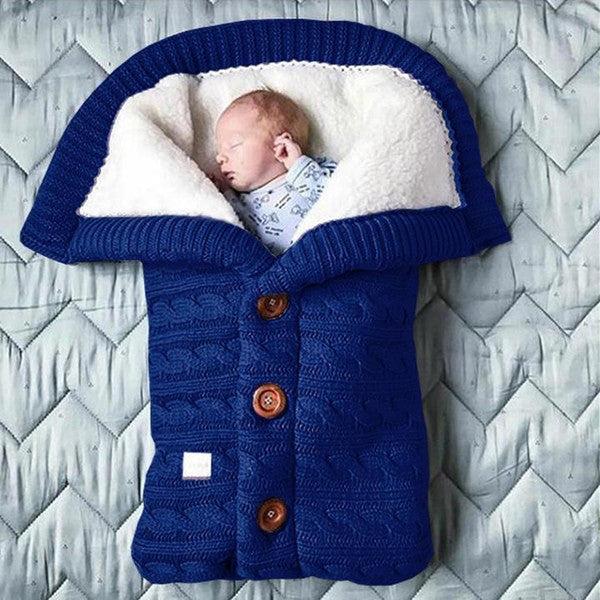 Multipurpose baby swaddle blanket, ideal as infant wrap, stroller blanket & cozy sleep aid. Soft fleece.