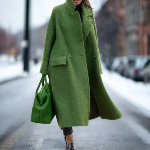 Comfortable women's winter coat with modern fit, warm & chic outerwear for ladies winter style.