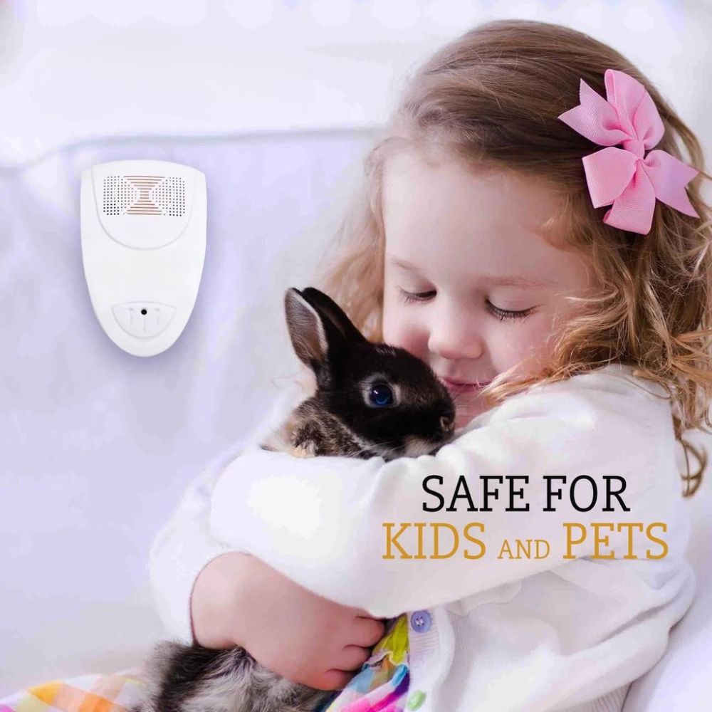 Plug-in ultrasonic pest repellent for home safety, quietly deterring mice & rats without chemicals or traps.
