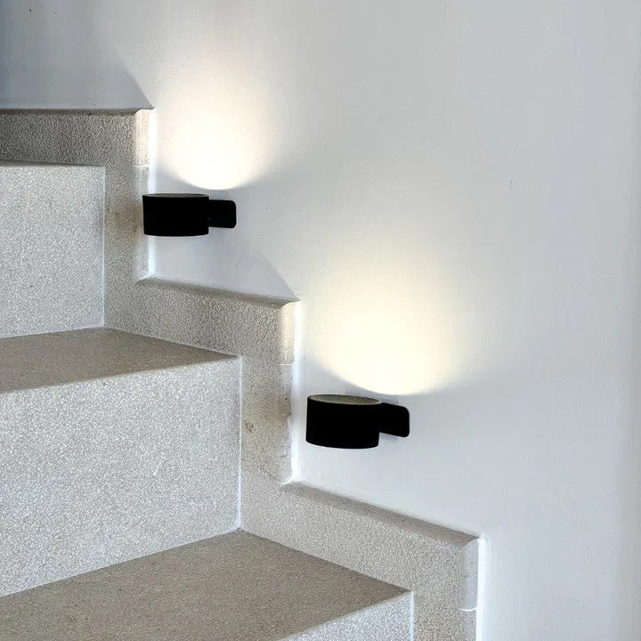 LumoFlex 360° rotating wireless wall lamp, dimmable, rechargeable LED light.