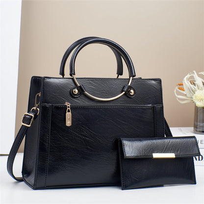 Everyday essential: Women's versatile 2-piece shoulder handbag and crossbody purse set.