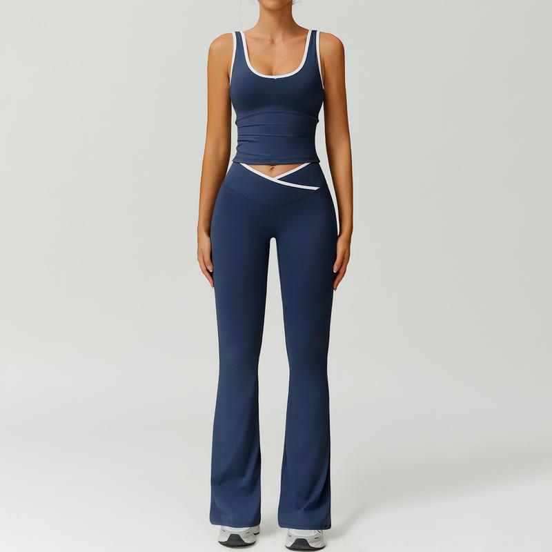 Stylish women's athletic two-piece set: capri leggings & matching sports bra for fitness.