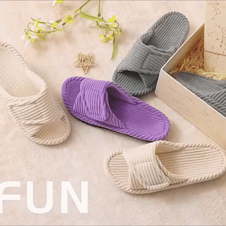 Soft fabric texture on women's adjustable open-toe comfort slippers, enhancing coziness for indoor relaxation.