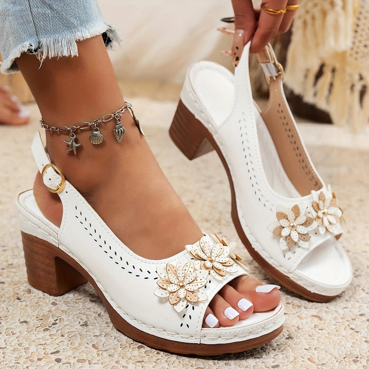 Chic women's casual sandals with adjustable straps, perfect for summer outings.