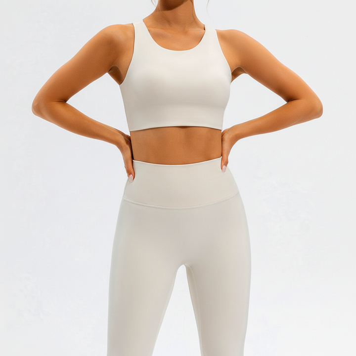 Athletic women's seamless training top. Ideal for confident movement during yoga, gym workouts, or sports.