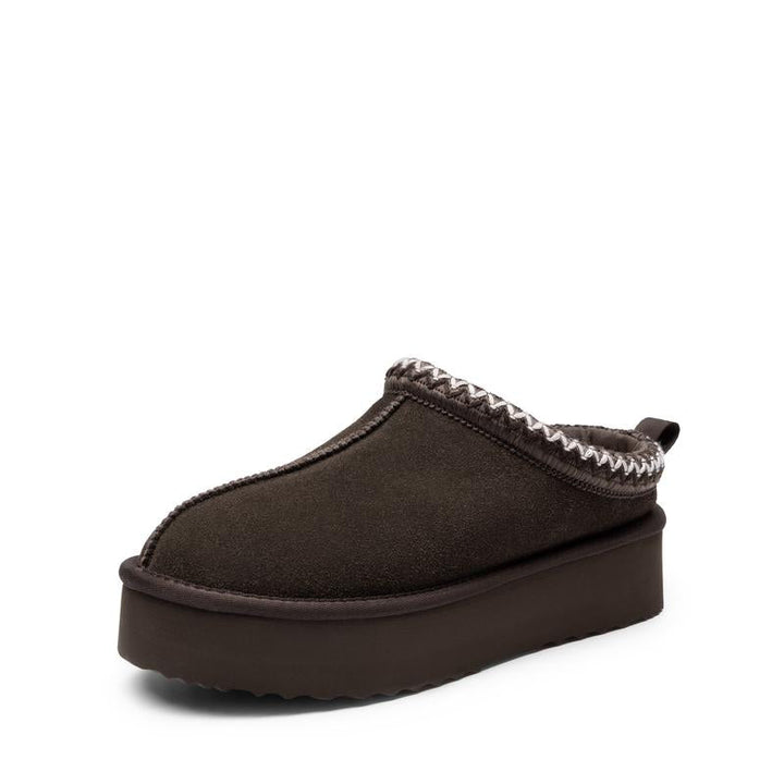 Close-up of Alassio platform slippers, showcasing the soft lining & trendy design of these women's cozy shoes.