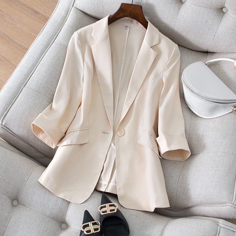 Women's Ava blazer, a stylish & comfortable classic jacket. Perfect for versatile workwear & everyday fashion.