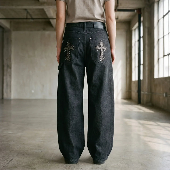 Women's black baggy wide-leg grunge streetwear pants, perfect for alternative fashion.