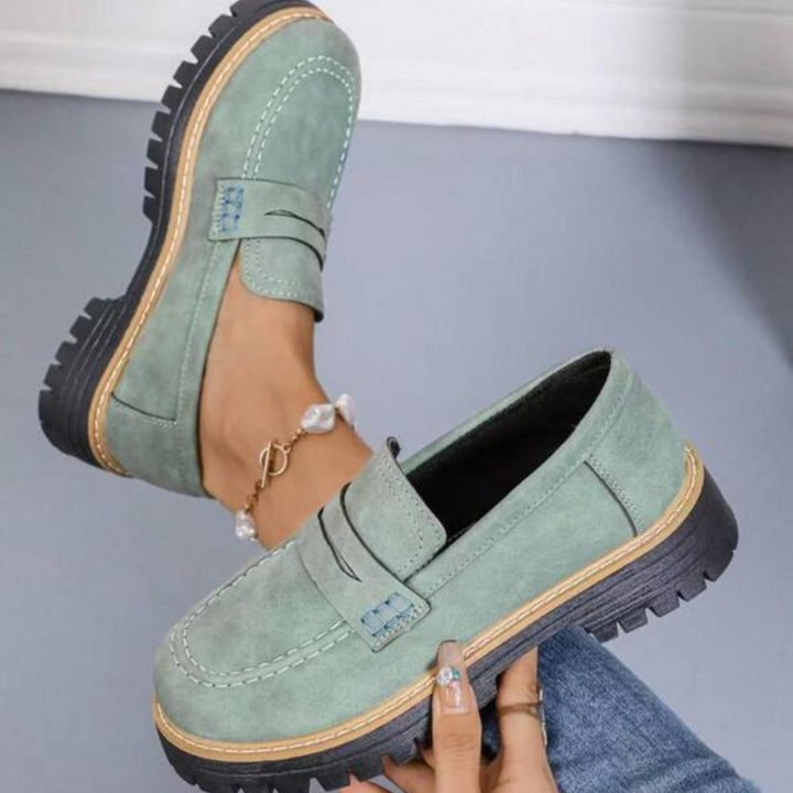 Versatile women's chunky loafers, comfortable platform slip-on shoes suitable for casual wear or office attire.