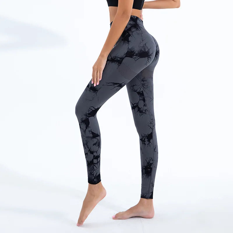 Athletic women's stretch leggings, ideal for yoga, fitness, or active everyday wear. Super comfortable activewear.