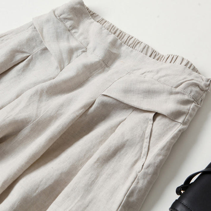 Everyday essential: women's flowy wide-leg trousers, high-waisted, designed for relaxed comfort.