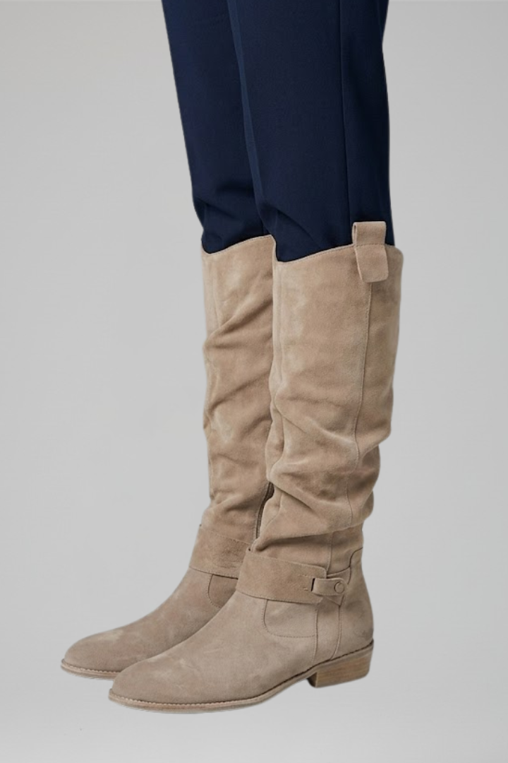 Supportive knee-high women's boots featuring a full side zipper. Excellent orthopedic footwear for comfort.