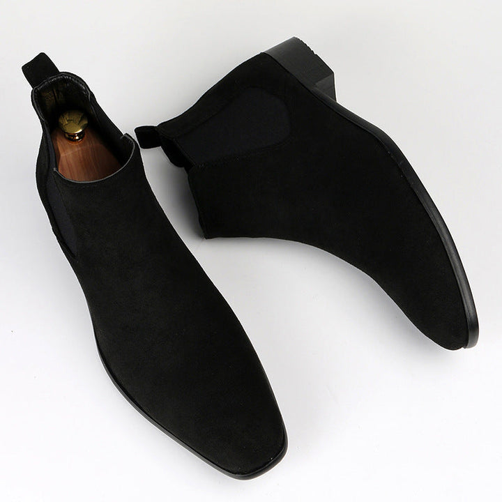 Everyday women's fashion: stylish slip-on Chelsea boots with a comfortable block heel, ideal for any occasion.